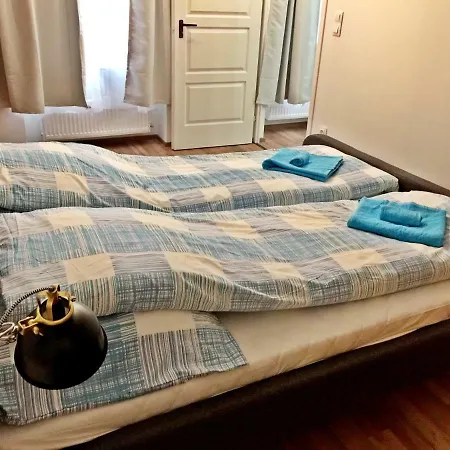 Hadik Apartamento *